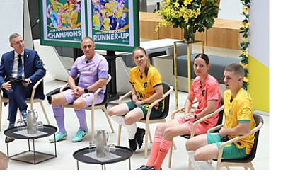 CommBank's Matthew Barran leading a discussion with Pararoos captain David Barber, Paramatildas players Georgia Beikoff and co-captain Carly Salmon, and Pararoos player Jeremy Boyce
