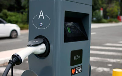 Electric vehicle charging station