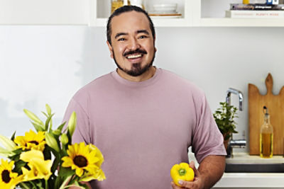 A photo of Adam Liaw.