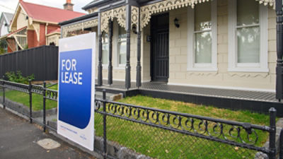 A for lease sign outside an house in Melbourne. (AAP Image/Michael Currie) 