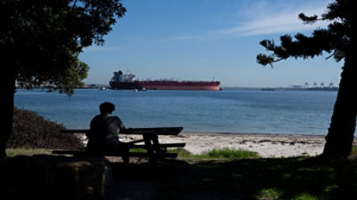 Crude Oil Tanker ‘Sti Broadway’ is seen at Ampol Kurnell berth in Sydney, Thursday, April 9, 2026. (AAP Image/Lukas Coch)
